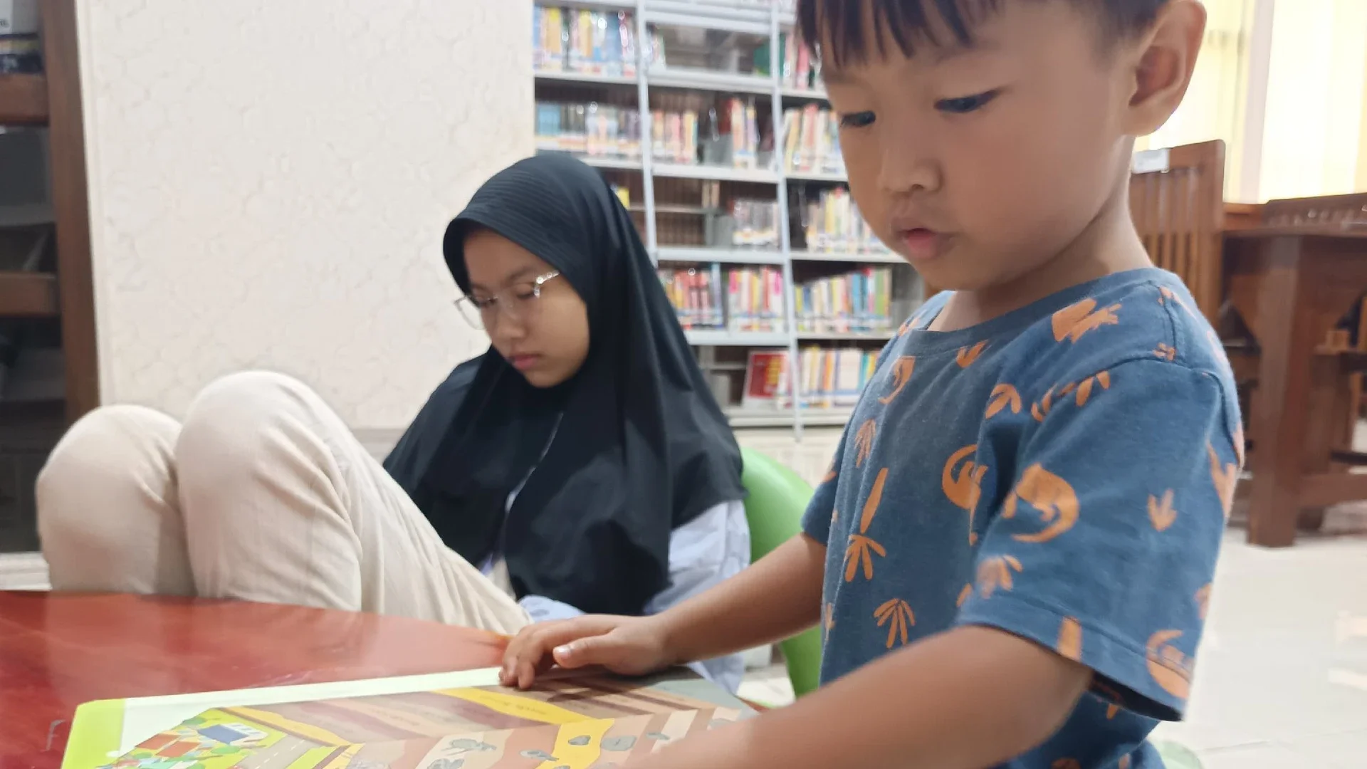 Serunya Menghabiskan Liburan di Perpustakaan #KegiatanFavorit