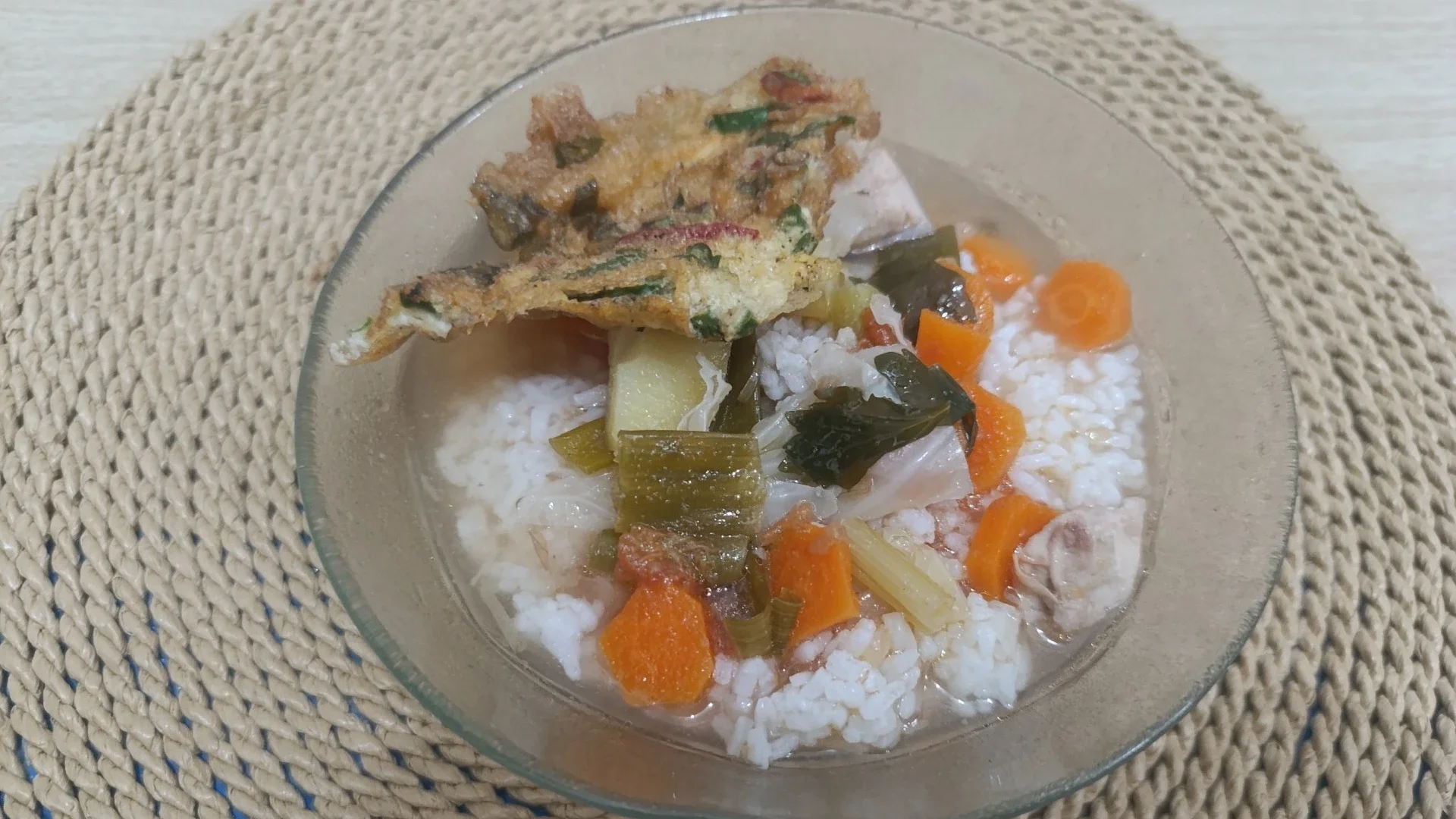 Sop Ayam dan Telur Dadar #IsiPiringmuHariIni