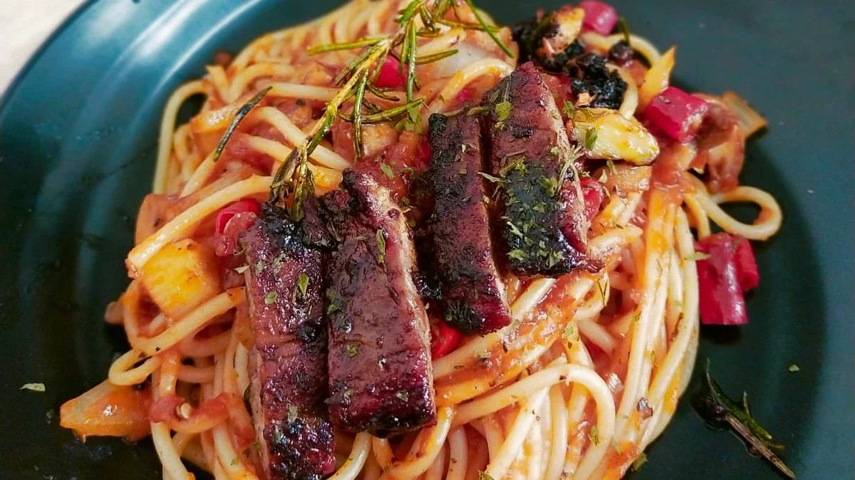 Spaghetti with Grilled Pork