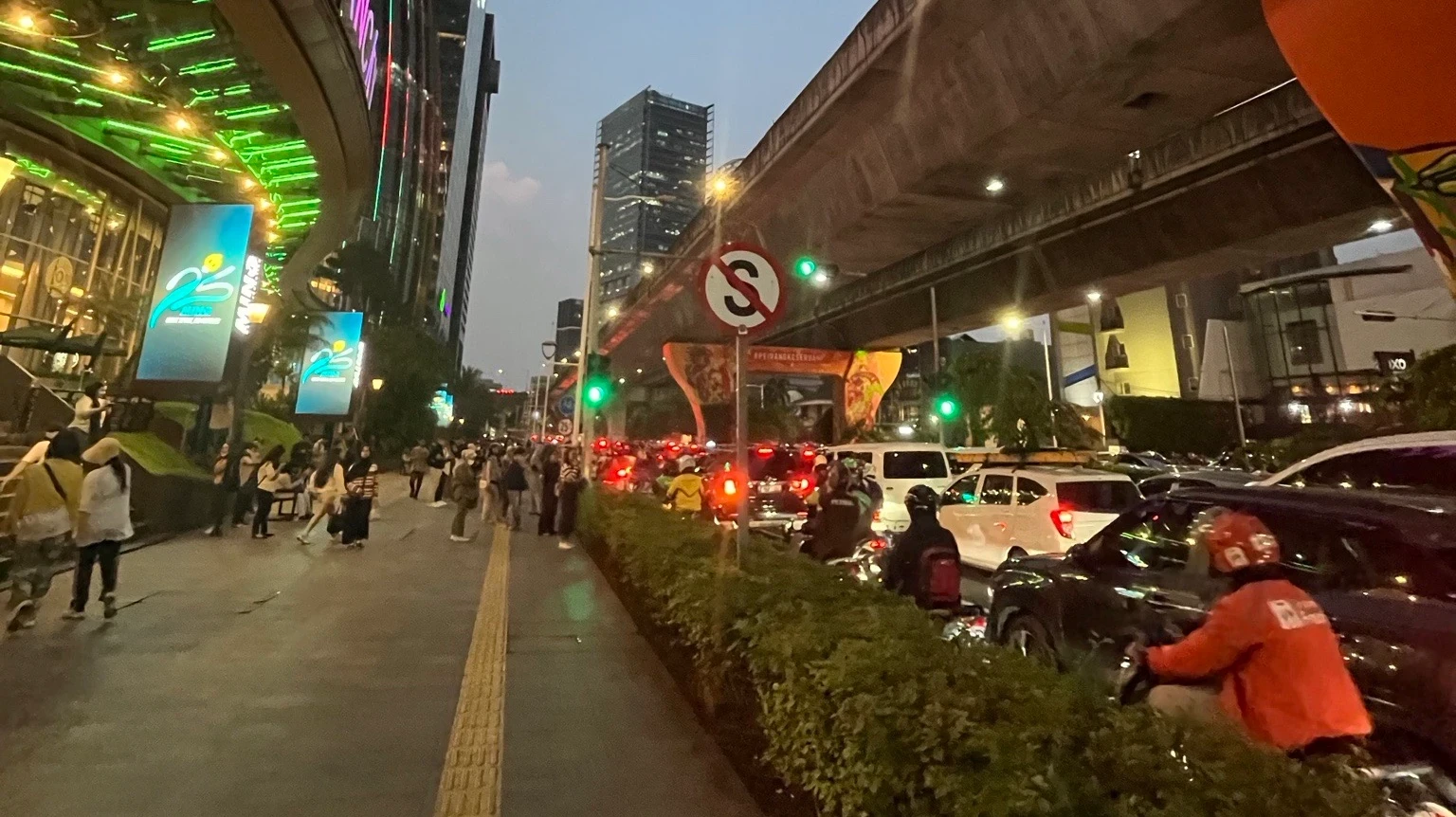 Suasana pulang kantor