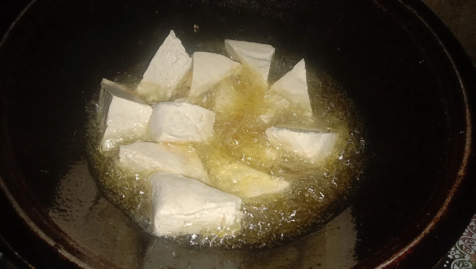 tahu segitiga