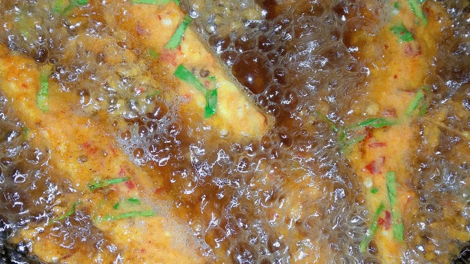 tempe goreng pedas daun jeruk ala Sajiku