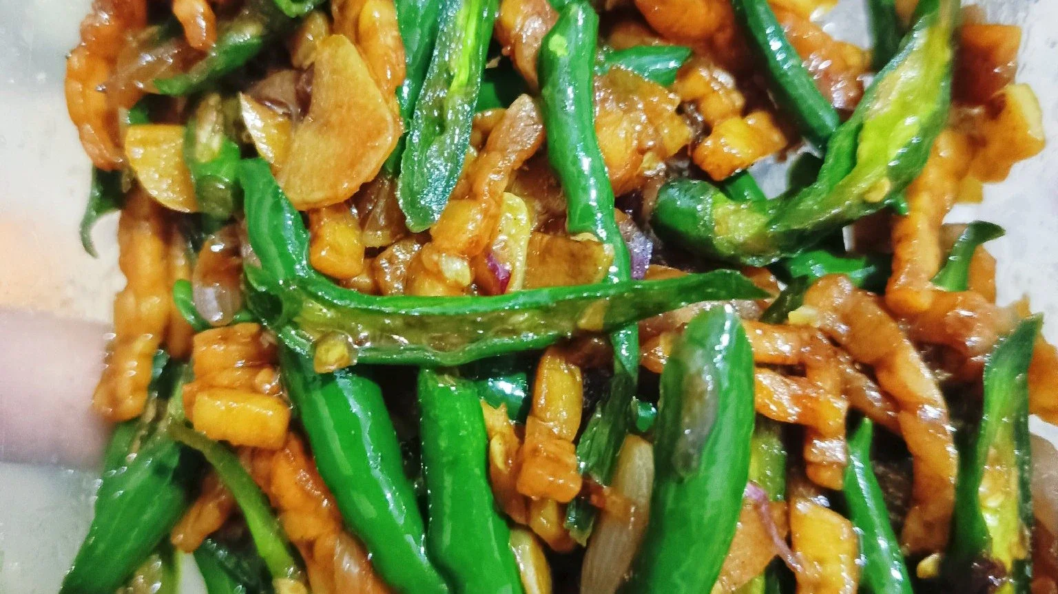 tempe orek lombok hijau