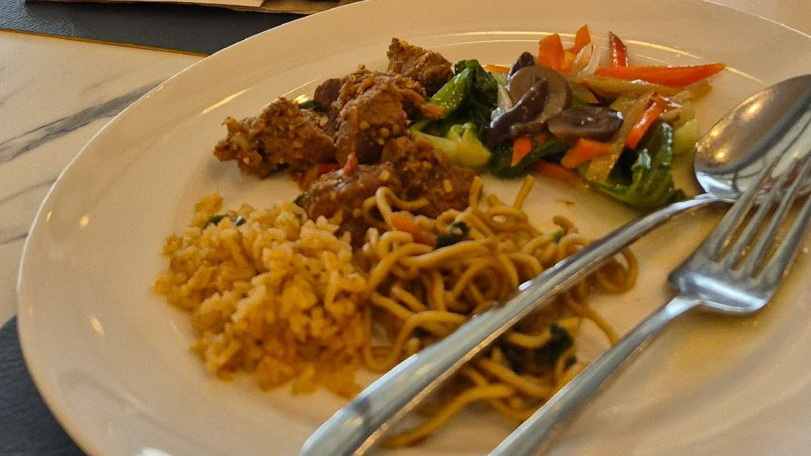 Tetap makan bergizi seimbang walau sedang liburan