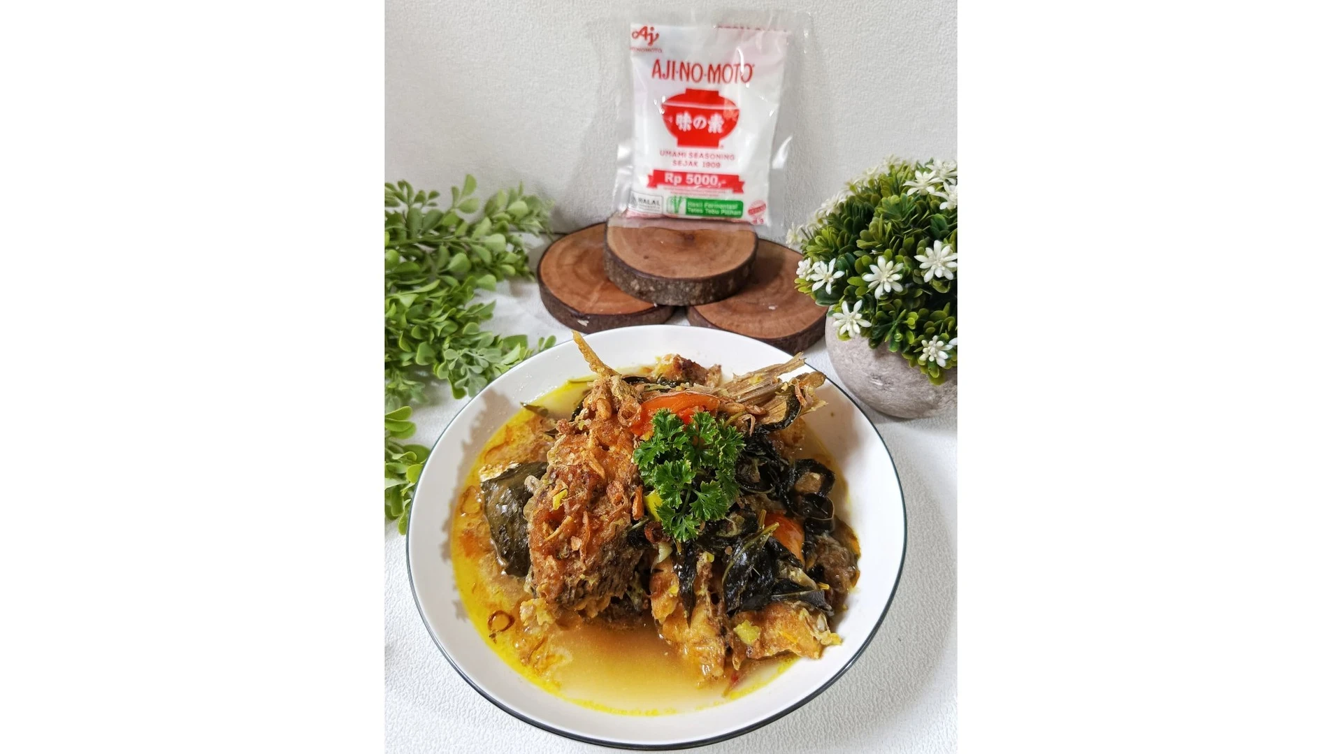 Asem Asem Ikan Daun Kedondong