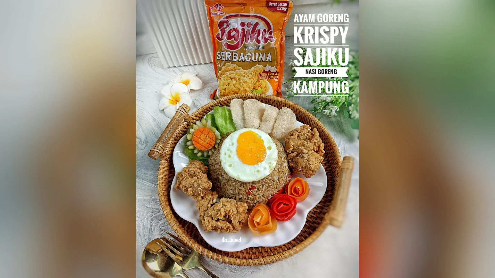 Ayam Goreng Krispy Sajiku dengan Nasi Goreng Kampung