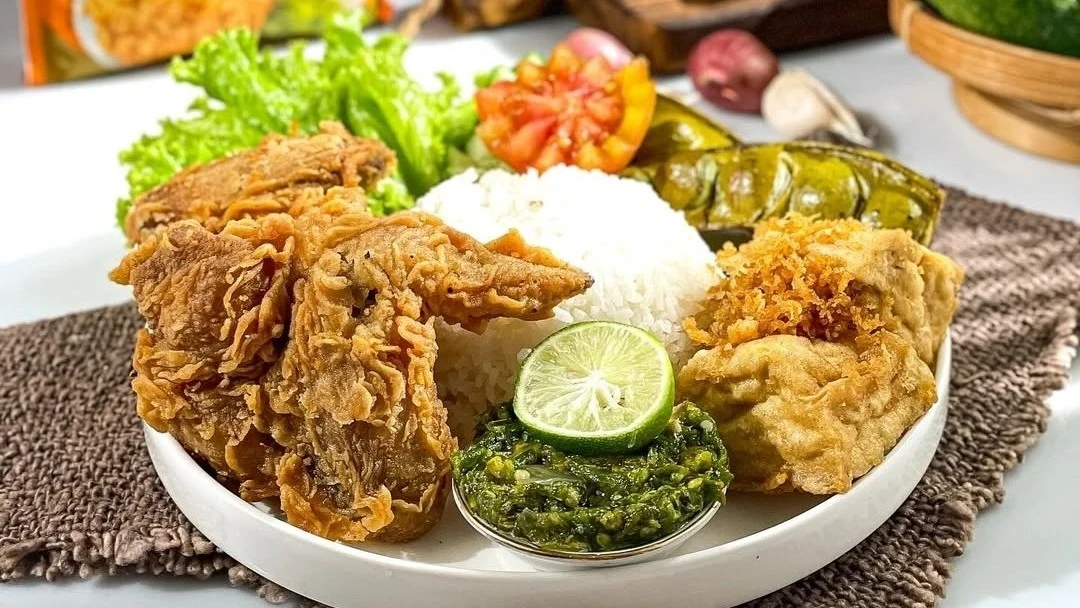 Ayam Goreng Sajiku Sambal Ijo