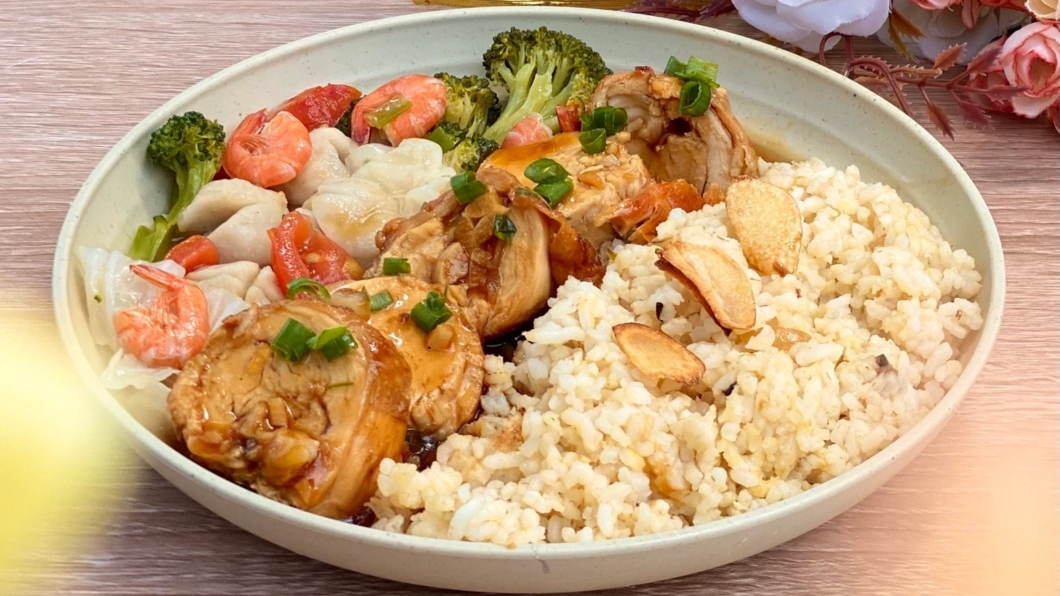 Ayam Gulung Saus Mentega dengan Nasi Goreng Saus Mentega dan Capcay Kuah Saus Mentega Ala Saori Saus Mentega