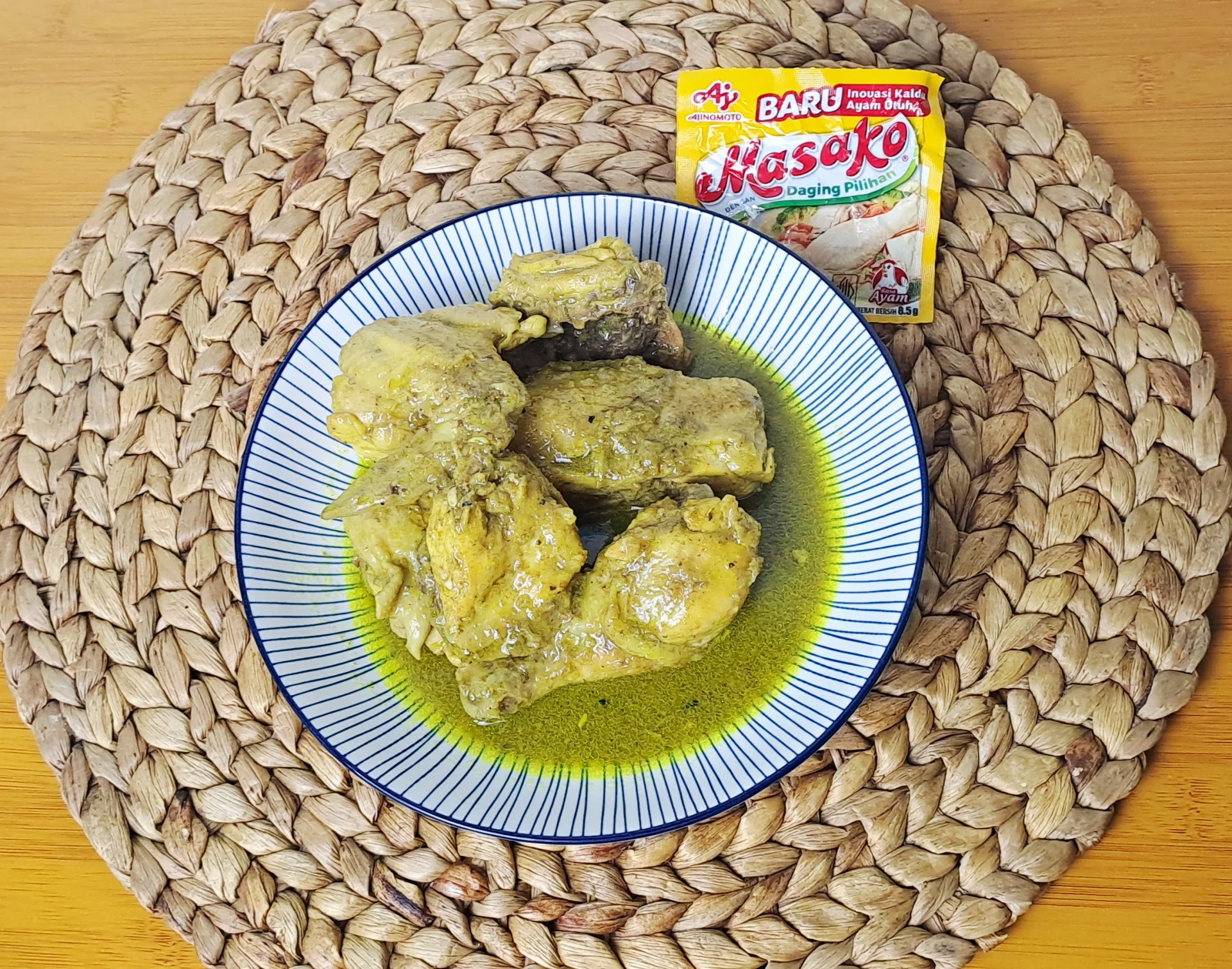 Ayam Ungkeb Bumbu Kuning