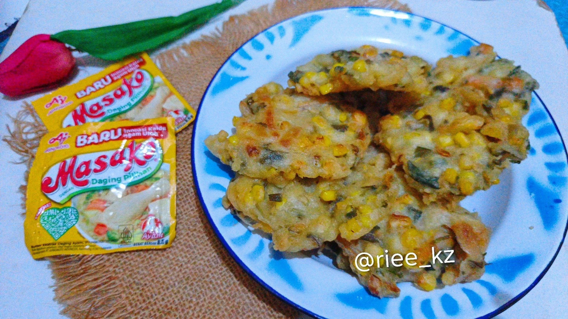 Bakwan jagung kulit wortel 