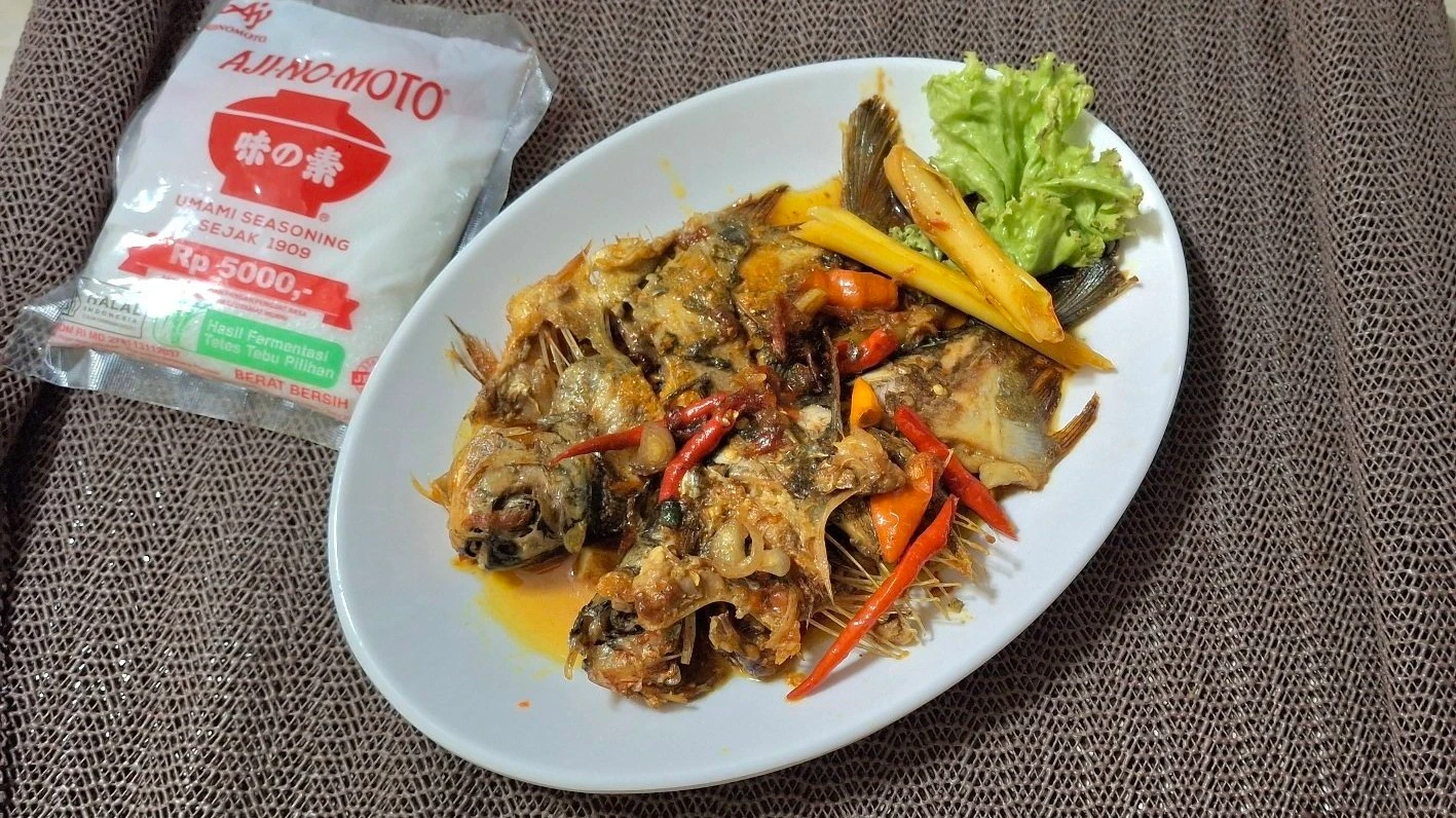 Bawal Bumbu  Kuning Pedas ala Ajinomoto