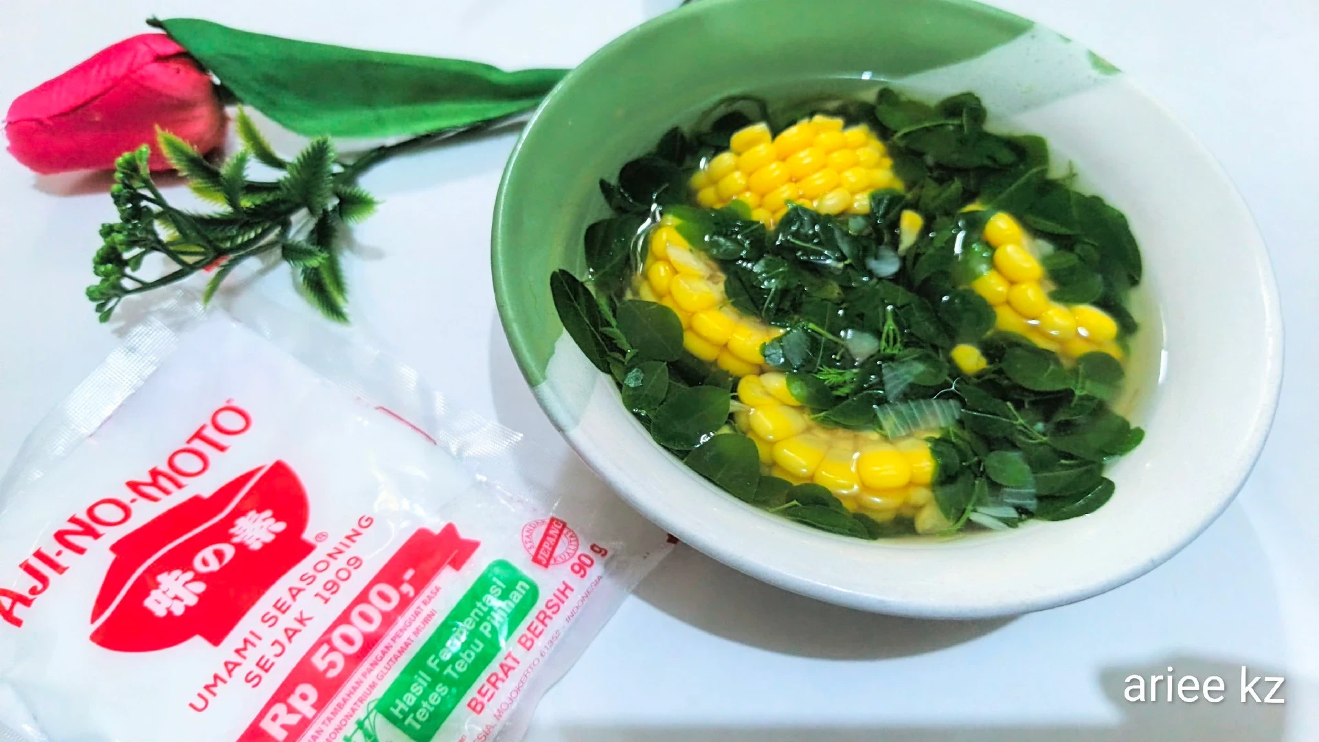  Bening daun kelor
