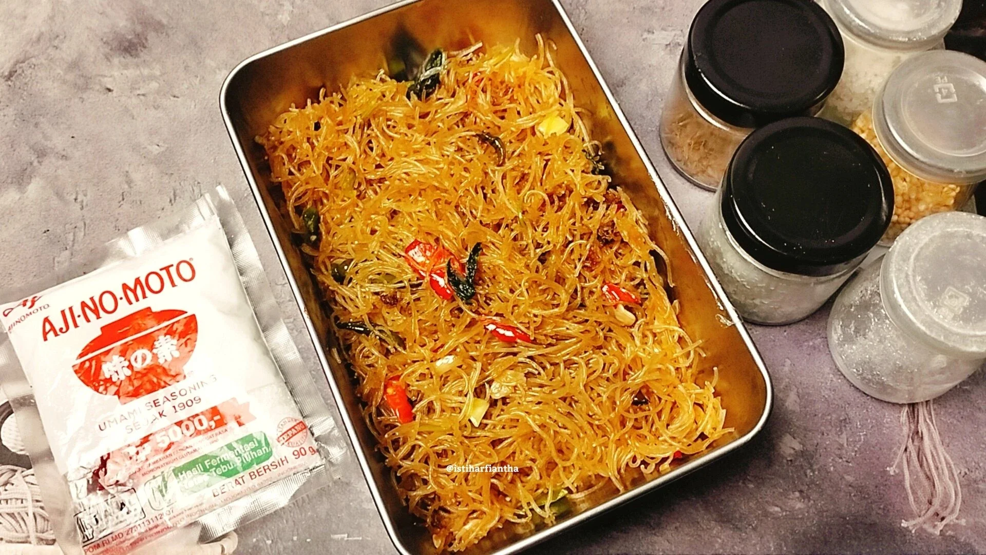 Bihun Goreng Bumbu Simpel ala AJI-NO-MOTO®
