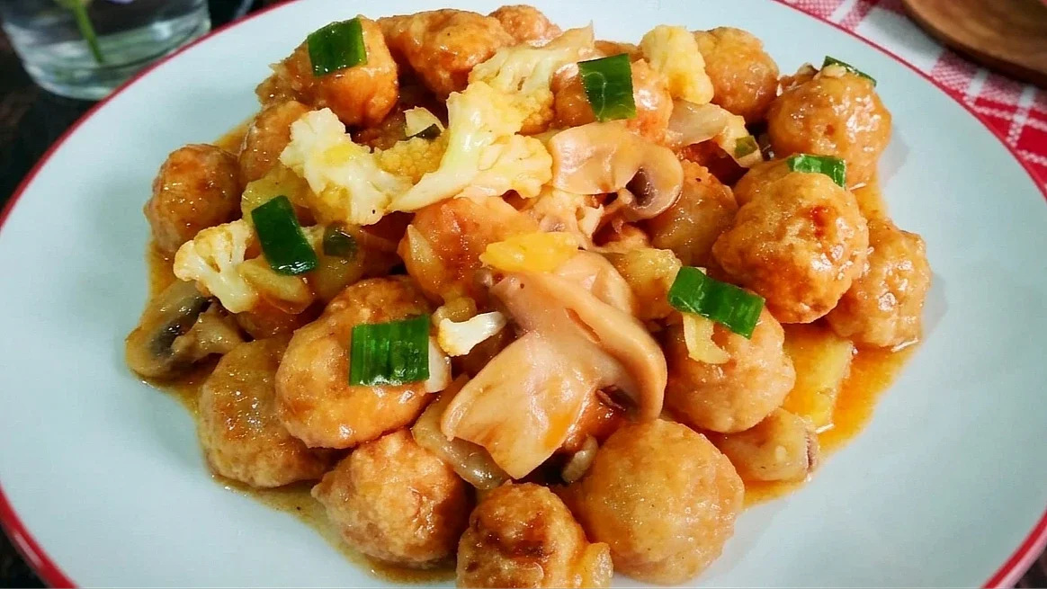 Bola Ayam Saus Nanas