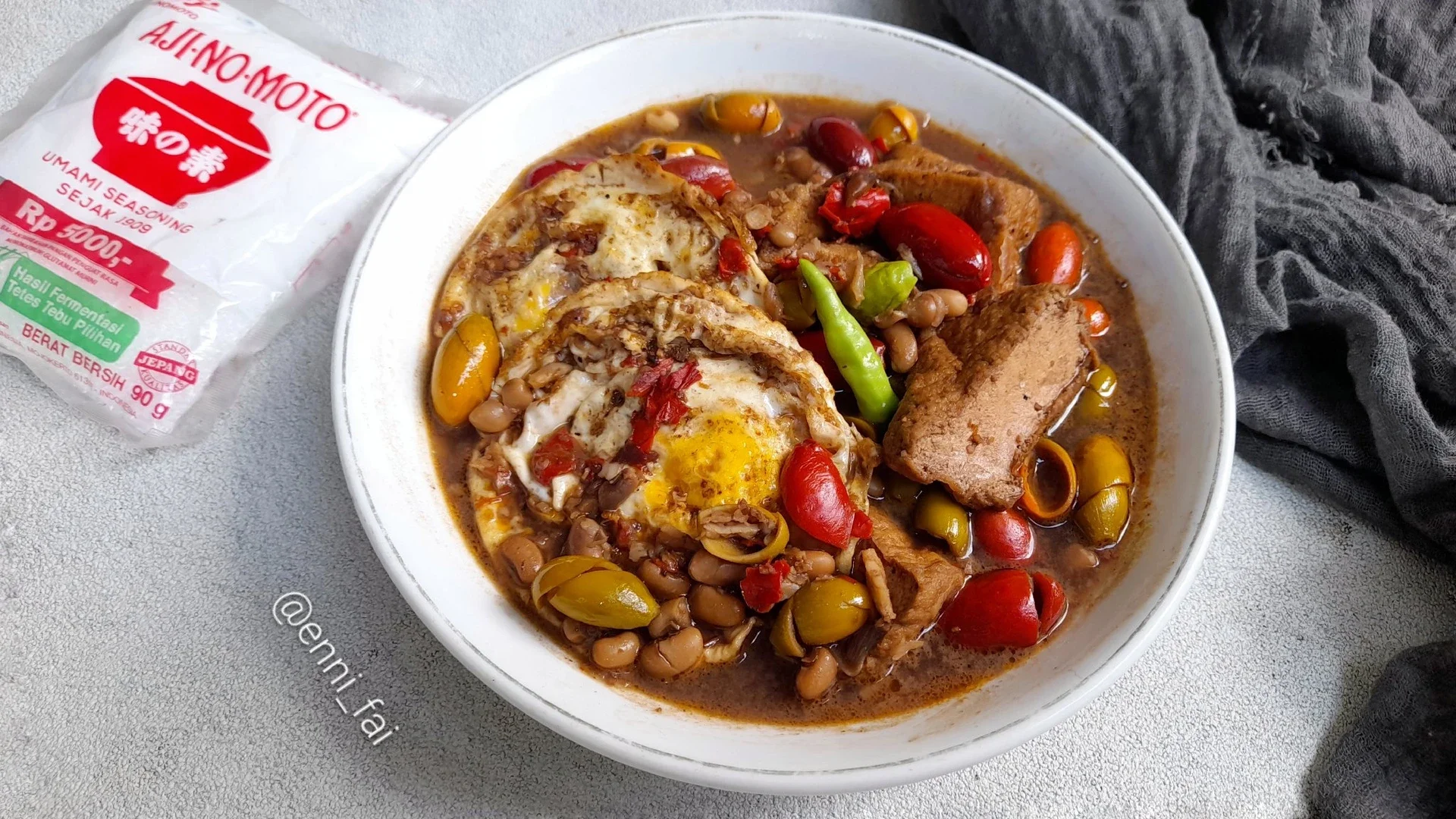 Brongkos Tahu Telur Ceplok