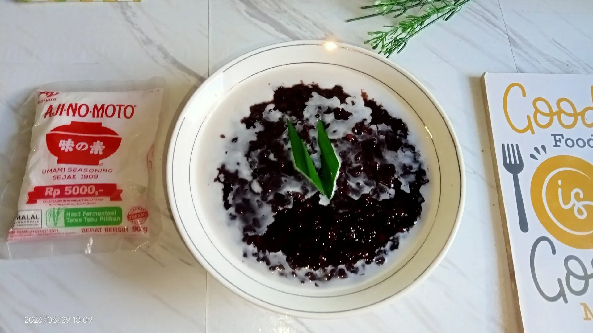 Bubur Ketan Hitam Kuah Santan 