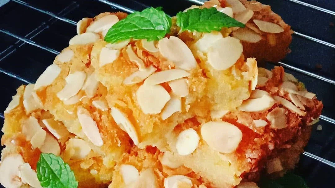 Butter Cake Almond 
