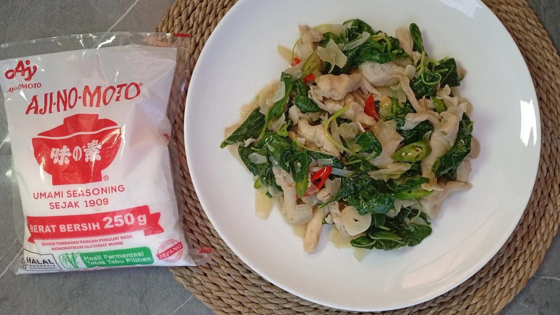 Cah Bayam Jamur ala Ajinomoto #MasakanPenuhCinta