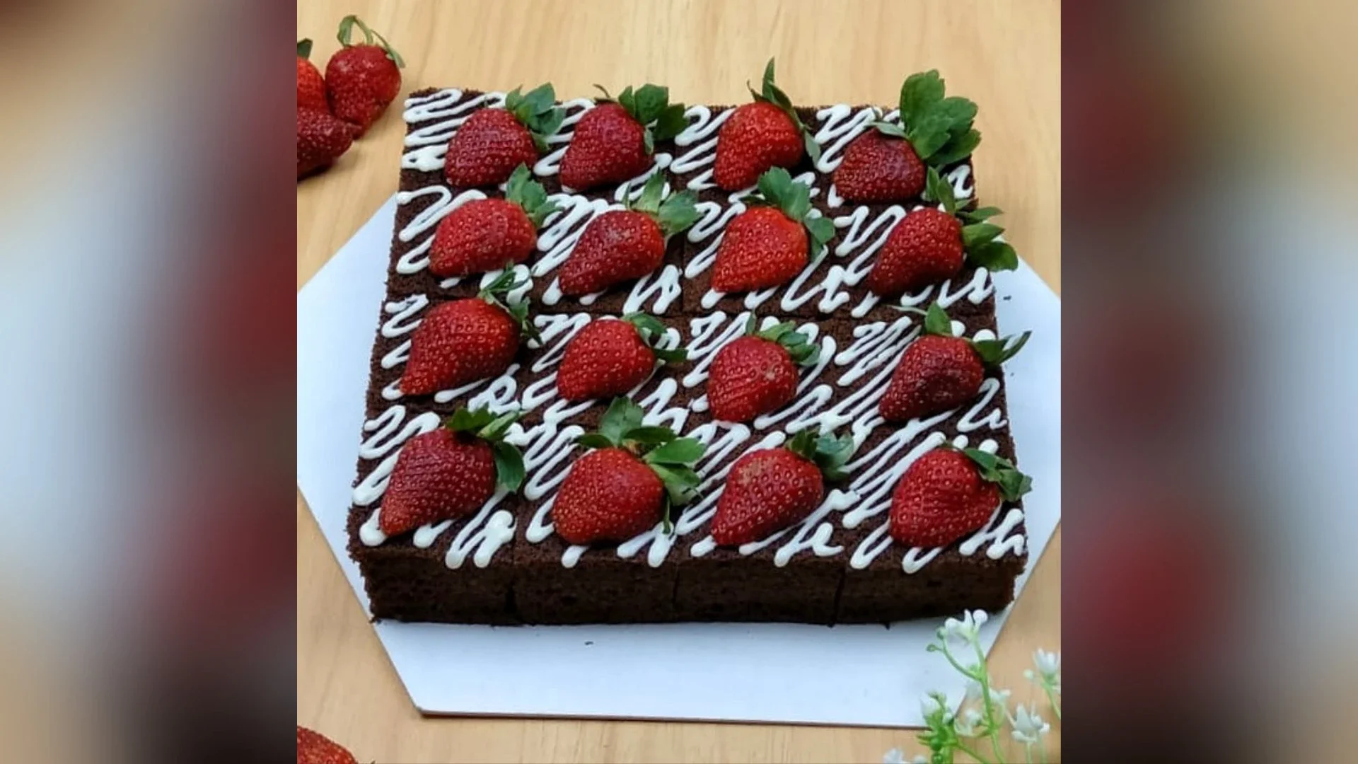 Cake Coklat strawbery