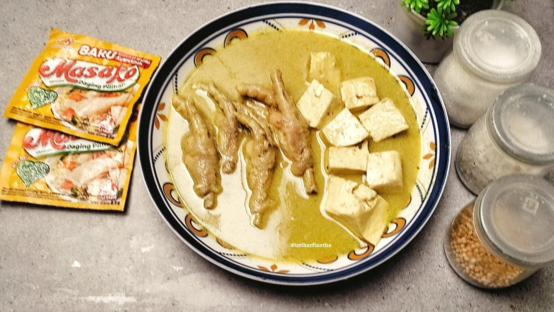 Ceker Tahu Kuah Kuning