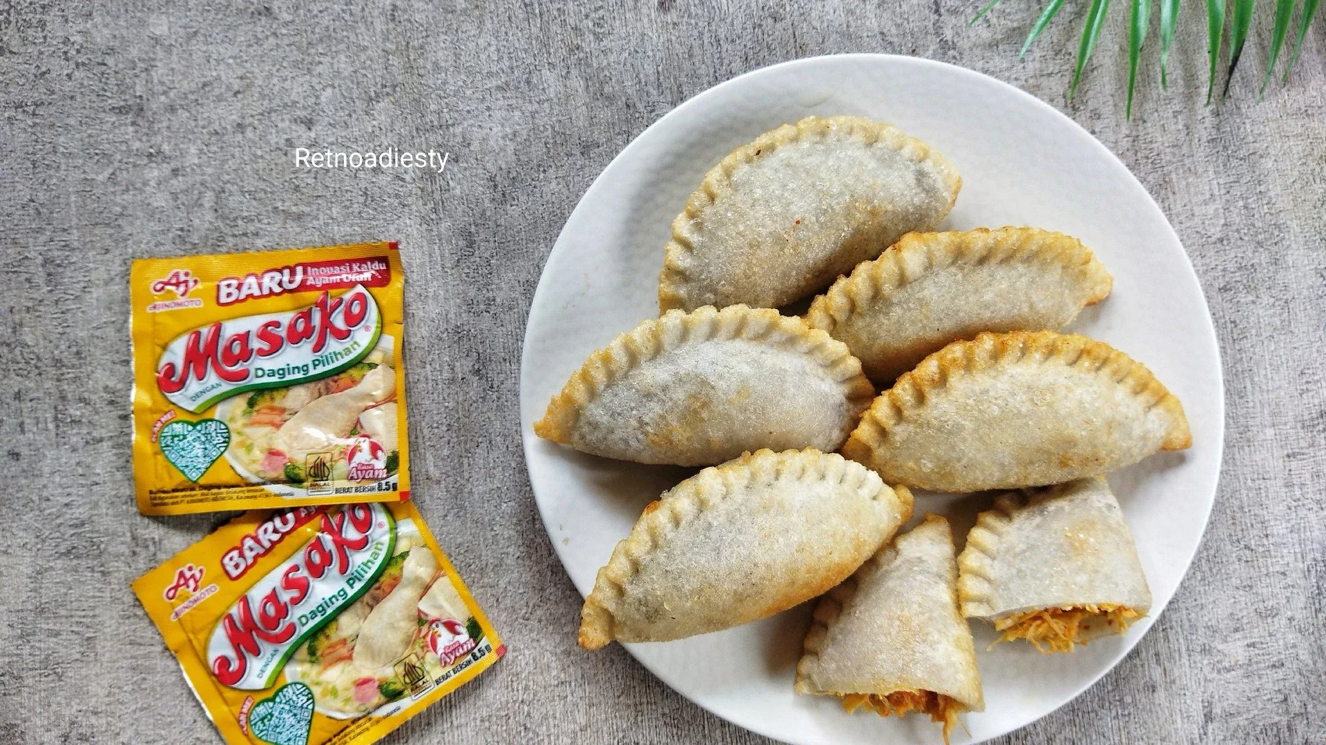 Cireng isi ayam pedas