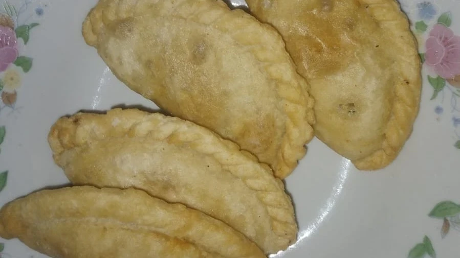 Cireng isi Ayam Pedas Gurih