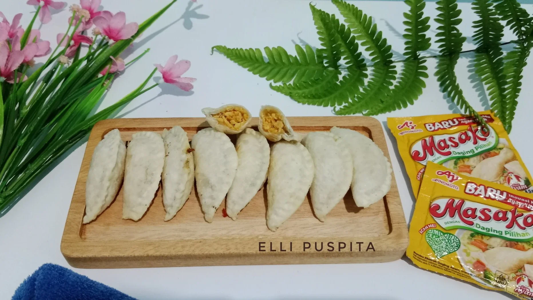cireng isi ayam suwir