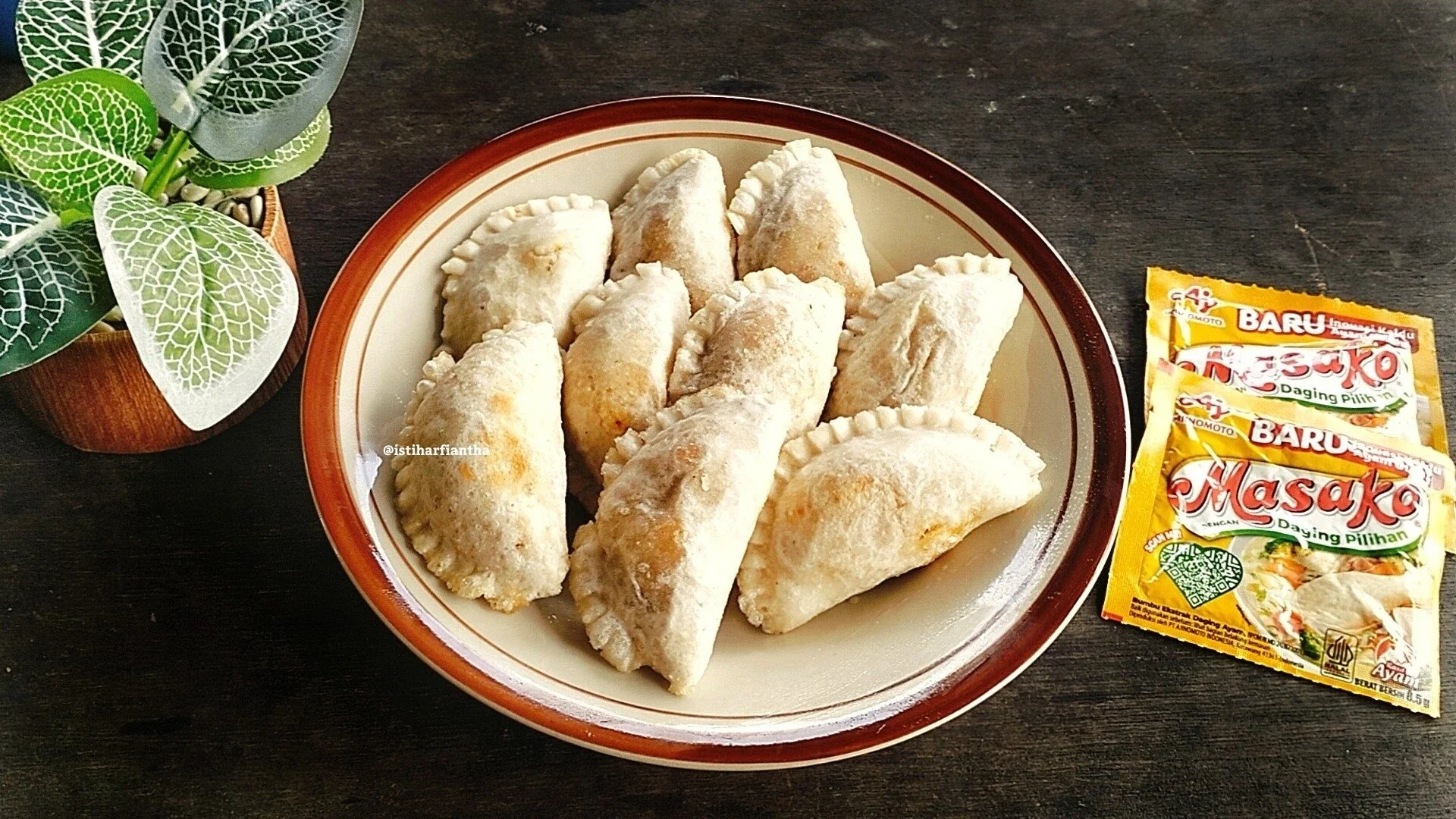 Cireng Isi Ayam Suwir Pedas