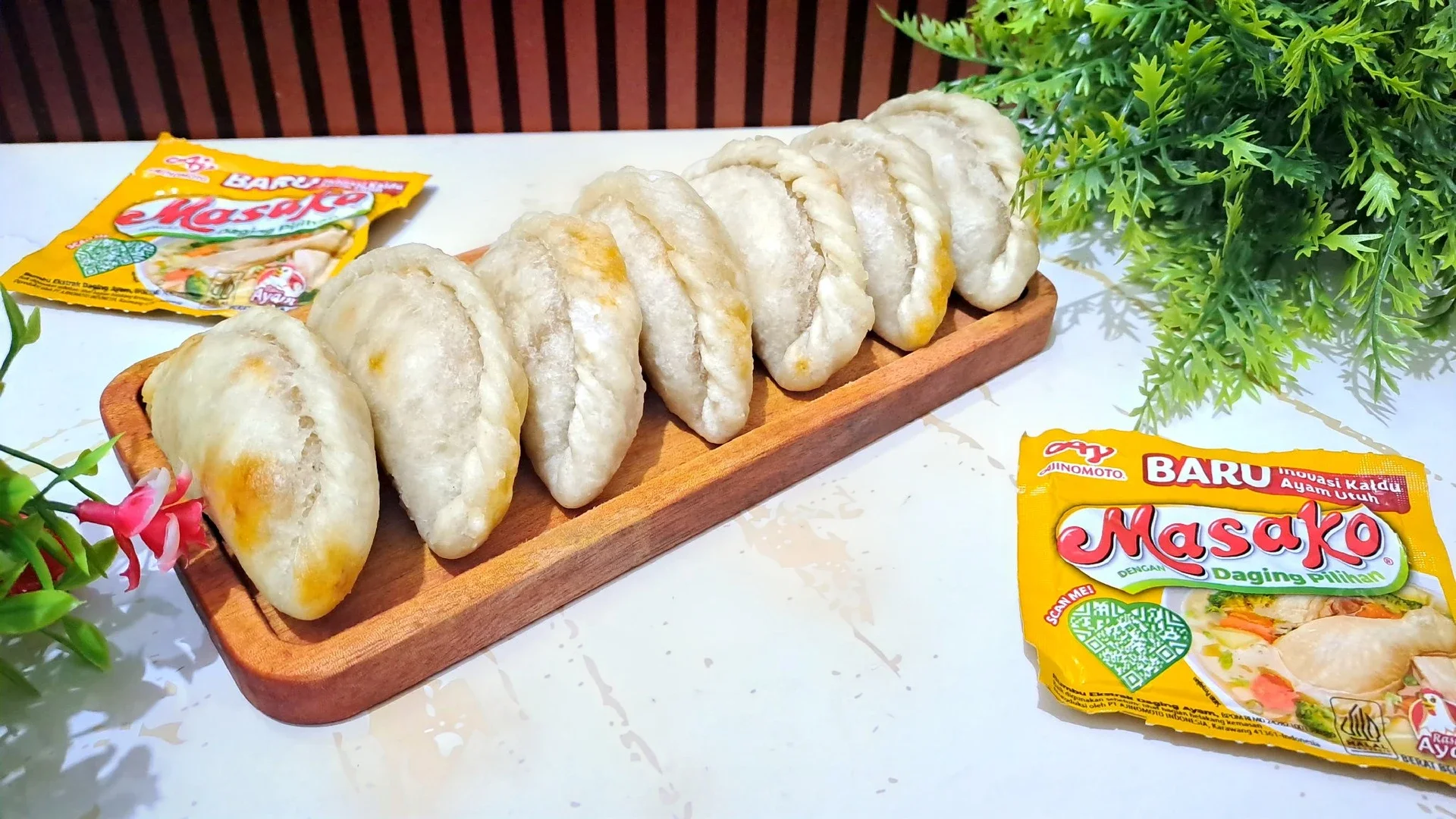 Cireng Isi Bakso Ayam Suwir Pedas