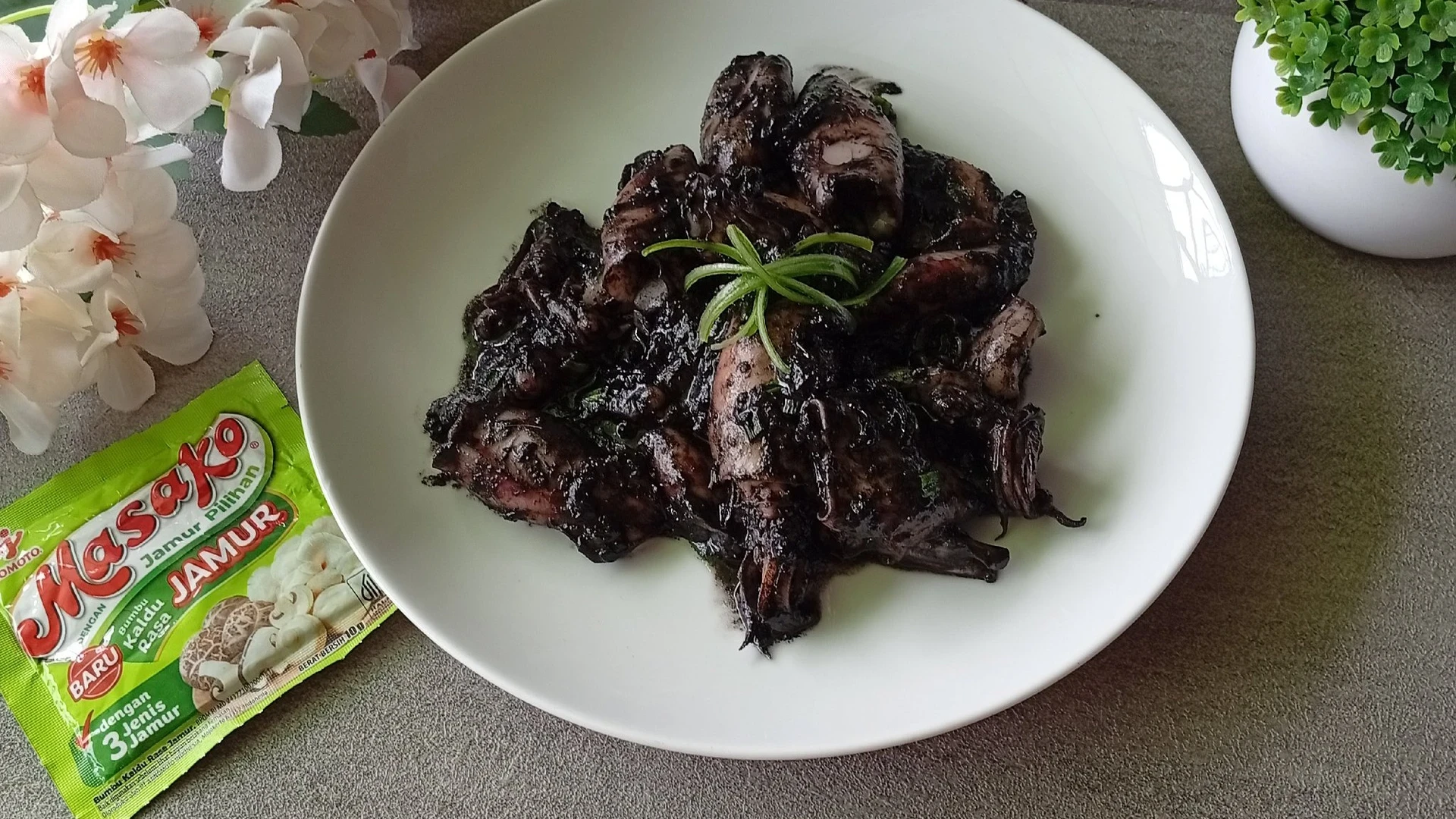 CUMI HITAM 
