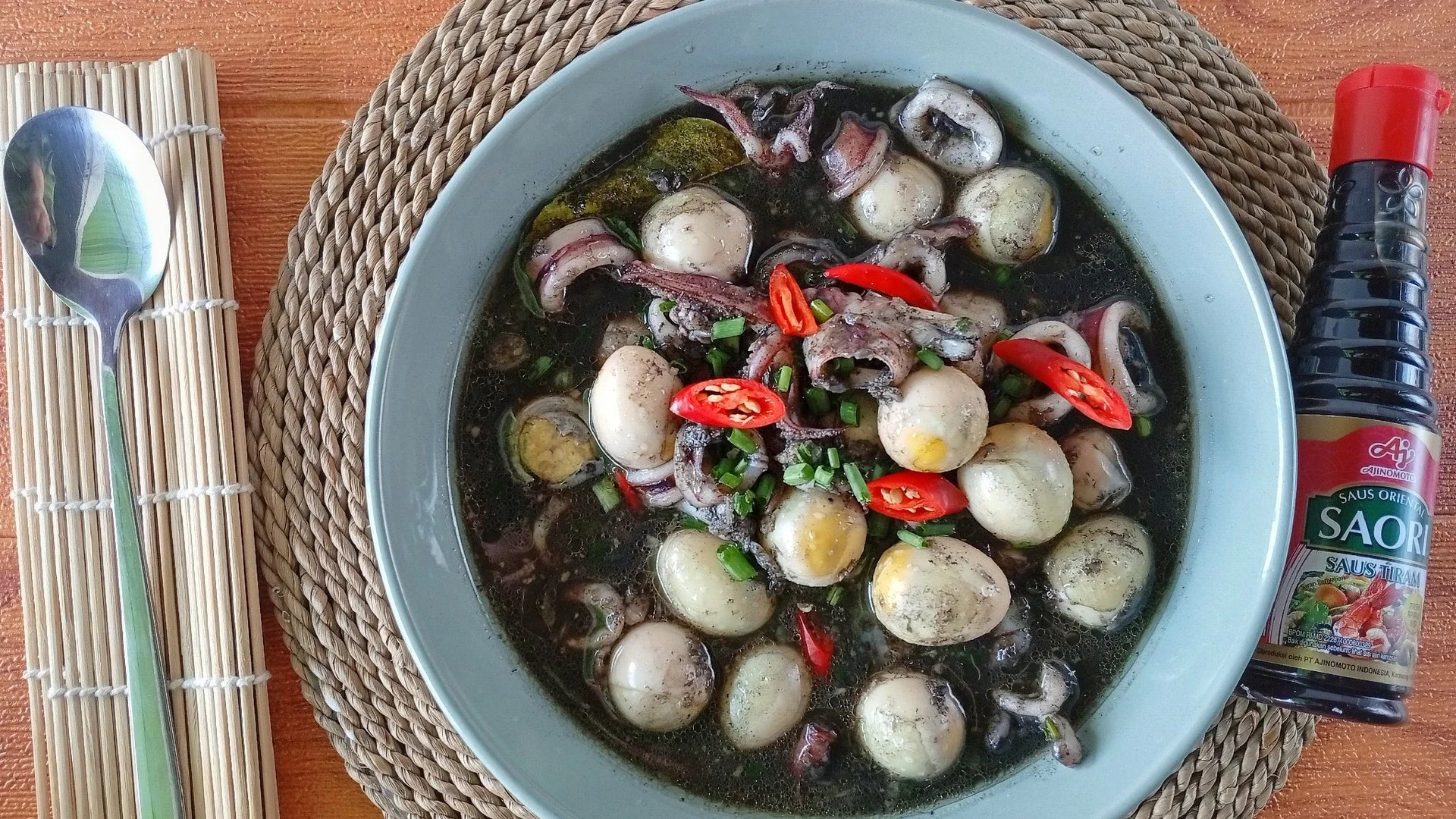 Cumi Masak Hitam Telur Puyuh Ala Saori