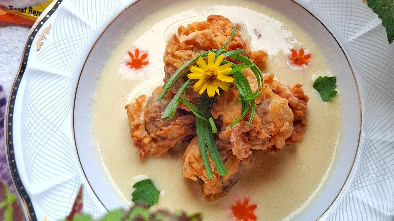 Bakso Krispi dengan Sup Jagung Creamy