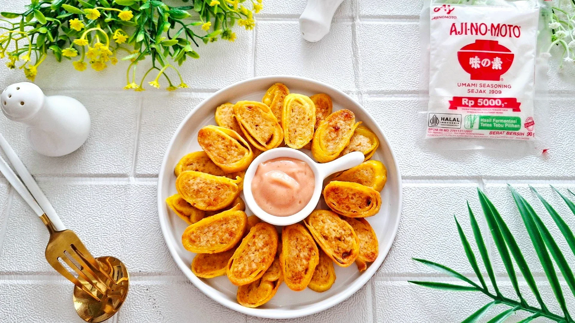 Egg Chicken Roll Saus Mentai ala Ajinomoto