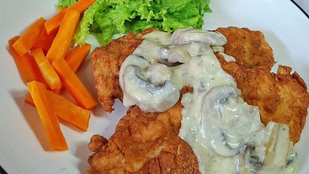 Golden Crispy Chicken with Creamy Mushroom Sauce #DapurUmami #SajikuLezatMeresapSampaiDalam