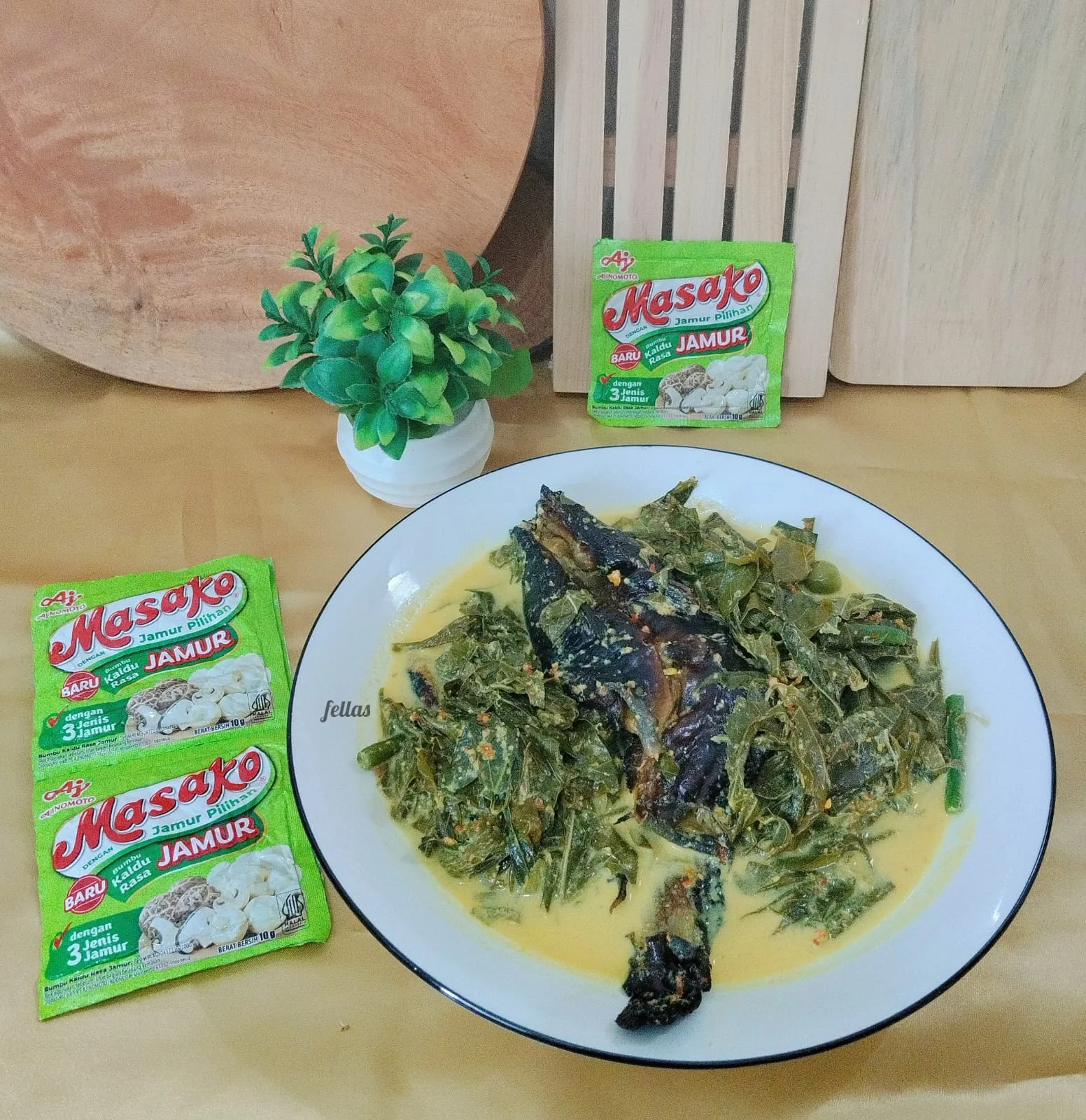 Gulai Daun Singkong Ikan Saleh