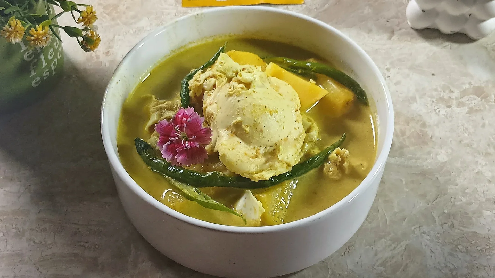 Gulai Telur Khas Aceh atau Boh Manok Peulemak