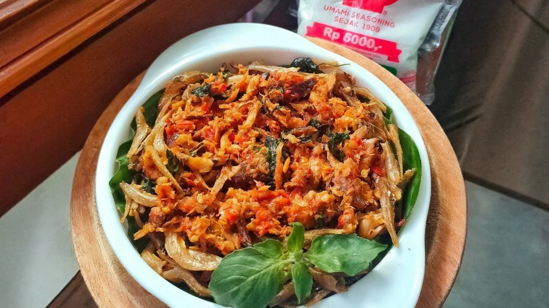 Ikan Keranjang Suwir Sambal Kemangi