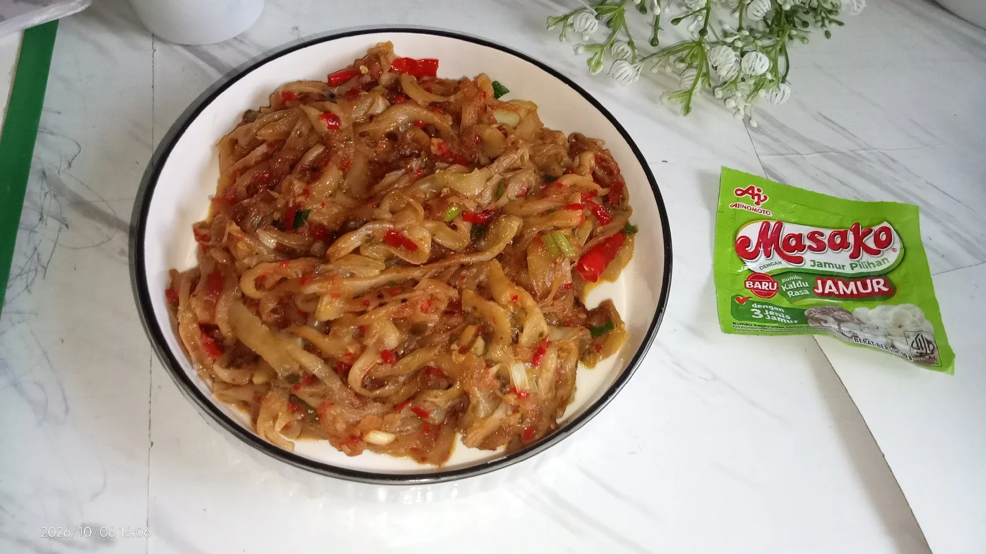 Jamur Nyemek bumbu Chili padi 