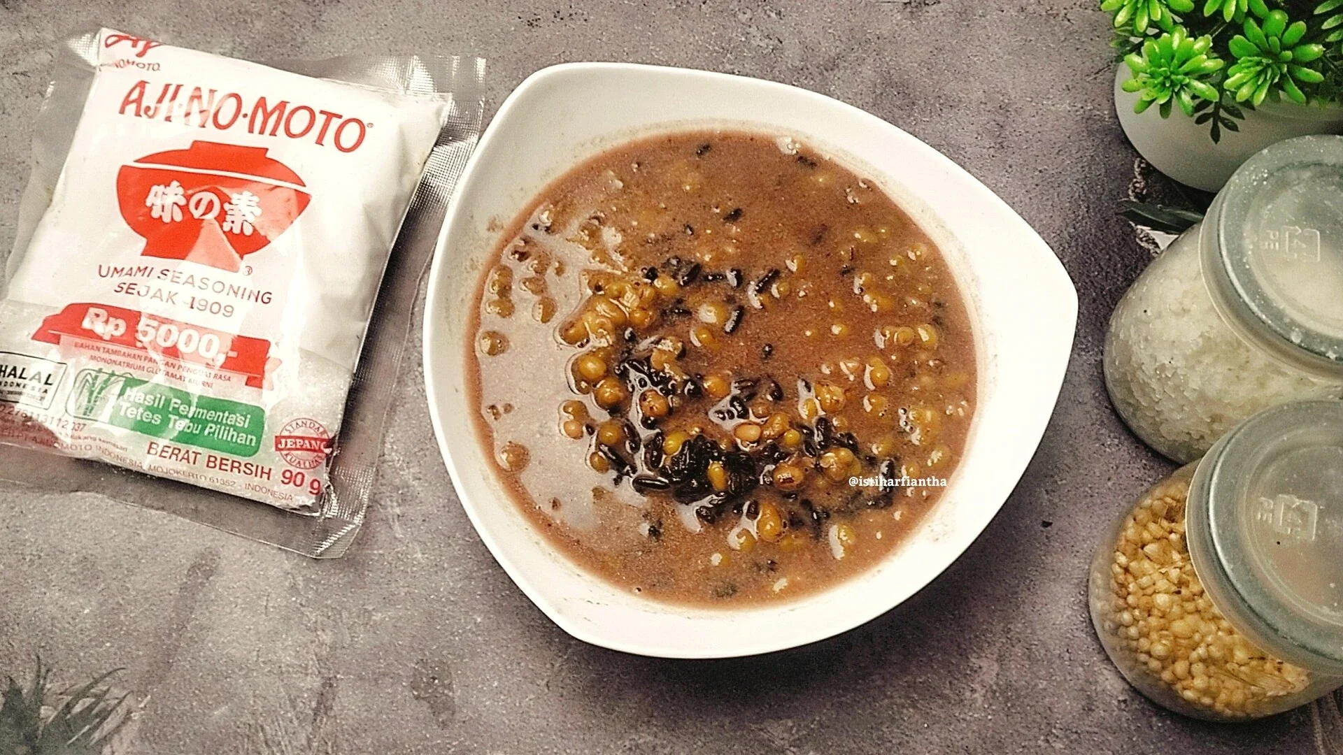 Kacang Ijo Ketan Hitam ala AJI-NO-MOTO®