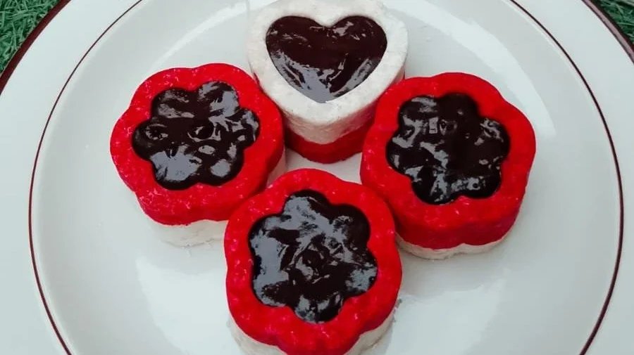 KUE AWUG MERAH PUTIH ala AJINOMOTO®