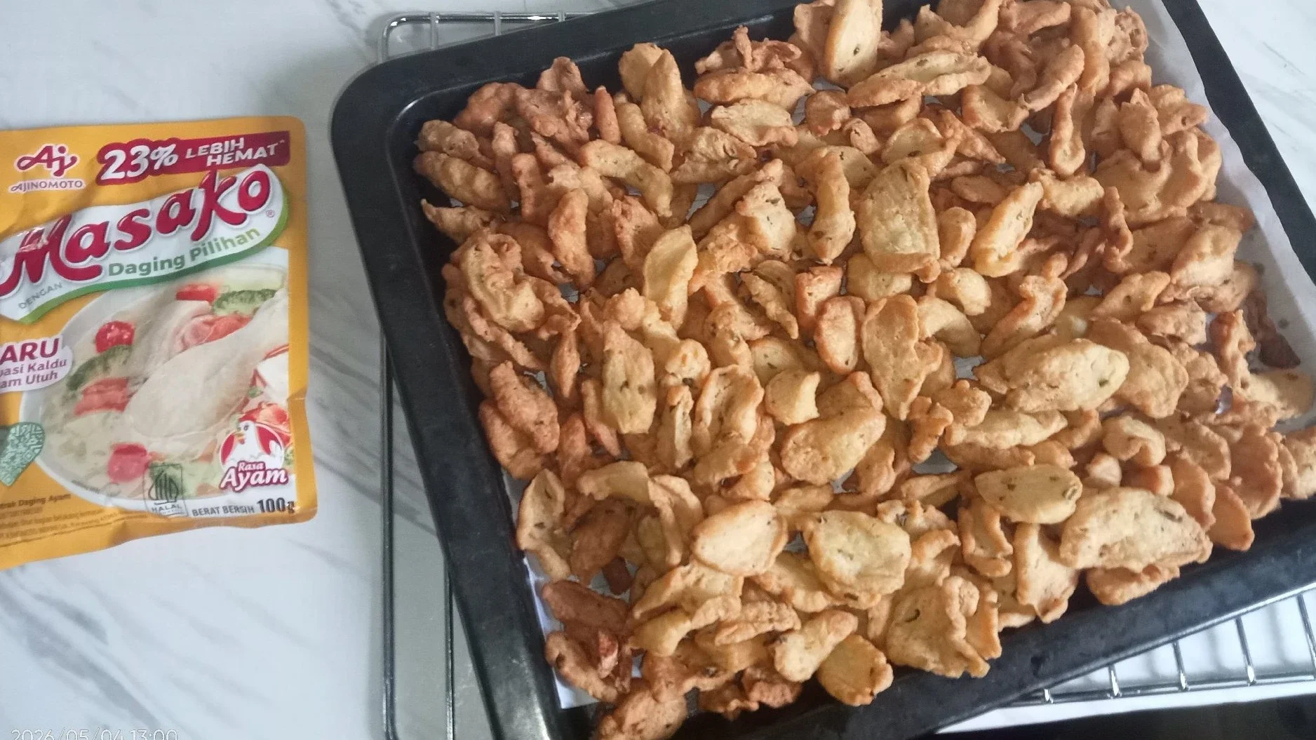 Kue Bawang Gunting 