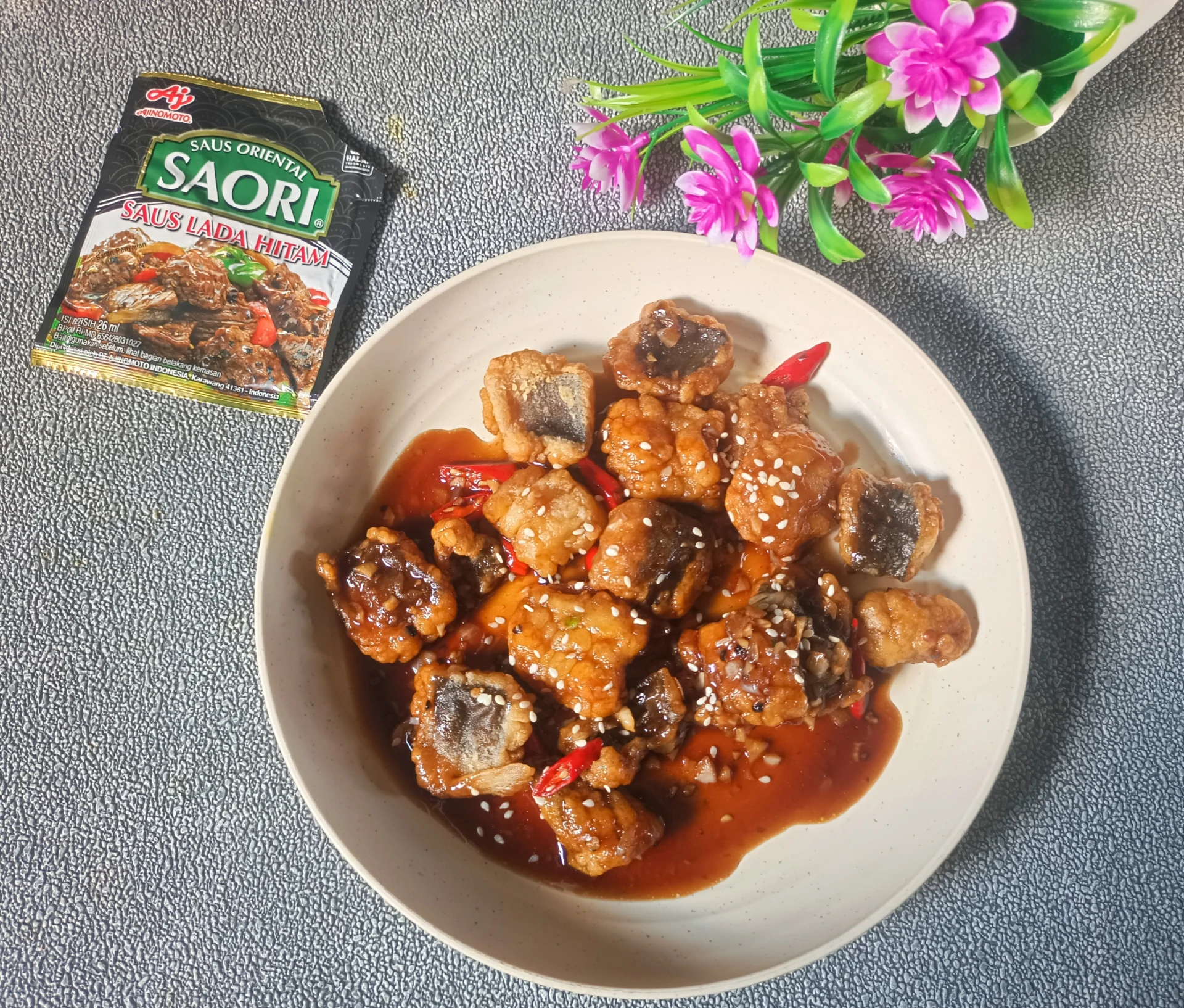 Lele Crispy Saus Lada Hitam