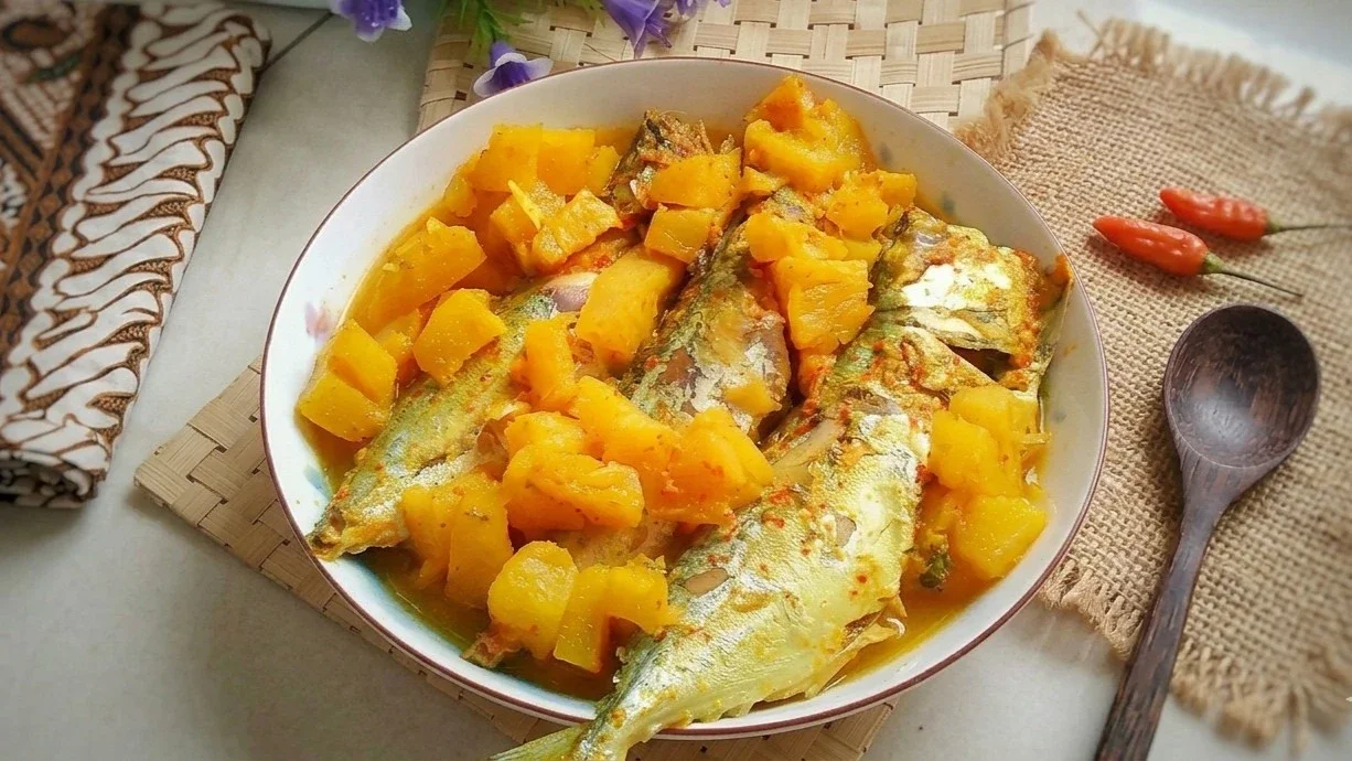 Lempah Kuning Ikan Kembung
