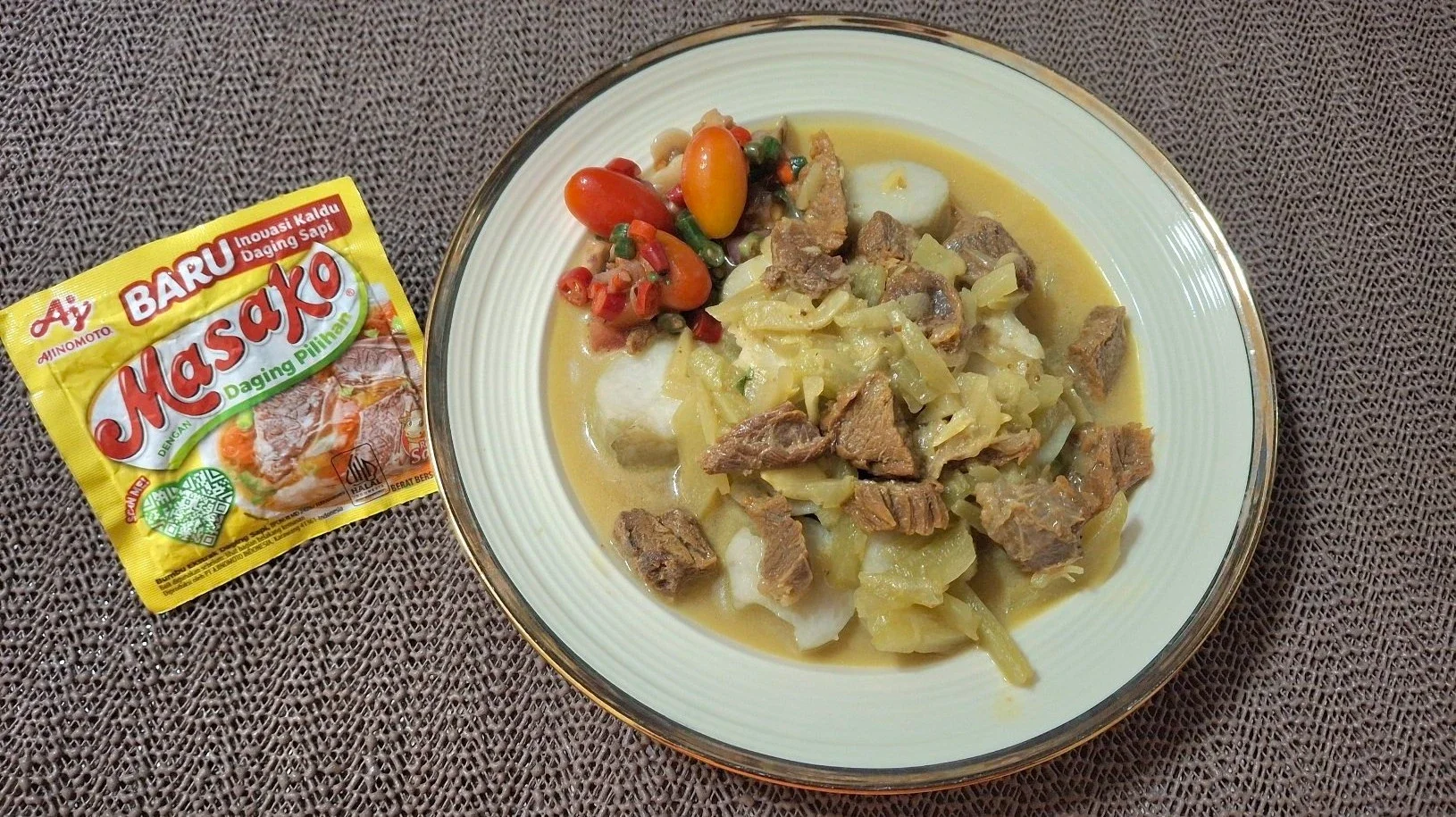 Lontong Gule Daging Sapi ala Masako