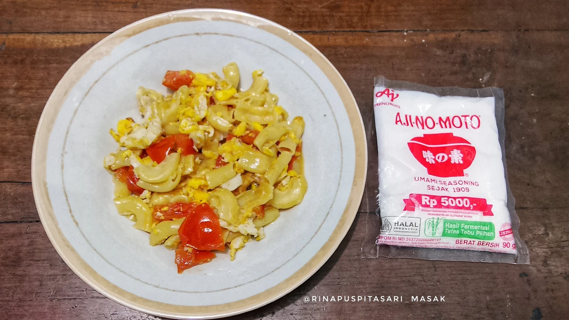 Makaroni Telur Orak Arik Tomat ala AJI-NO-MOTO®