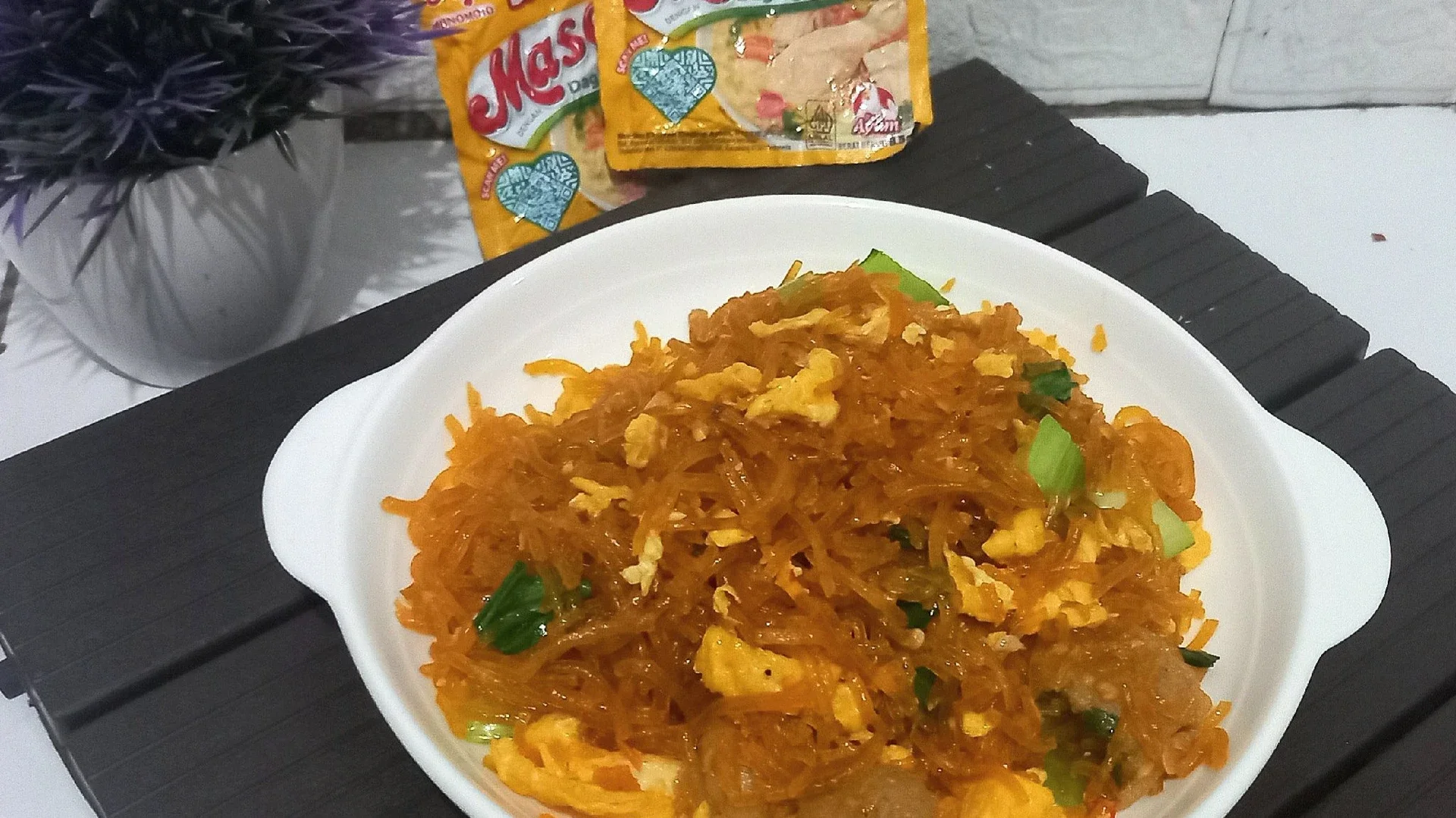 Mie Aci Goreng Pedas