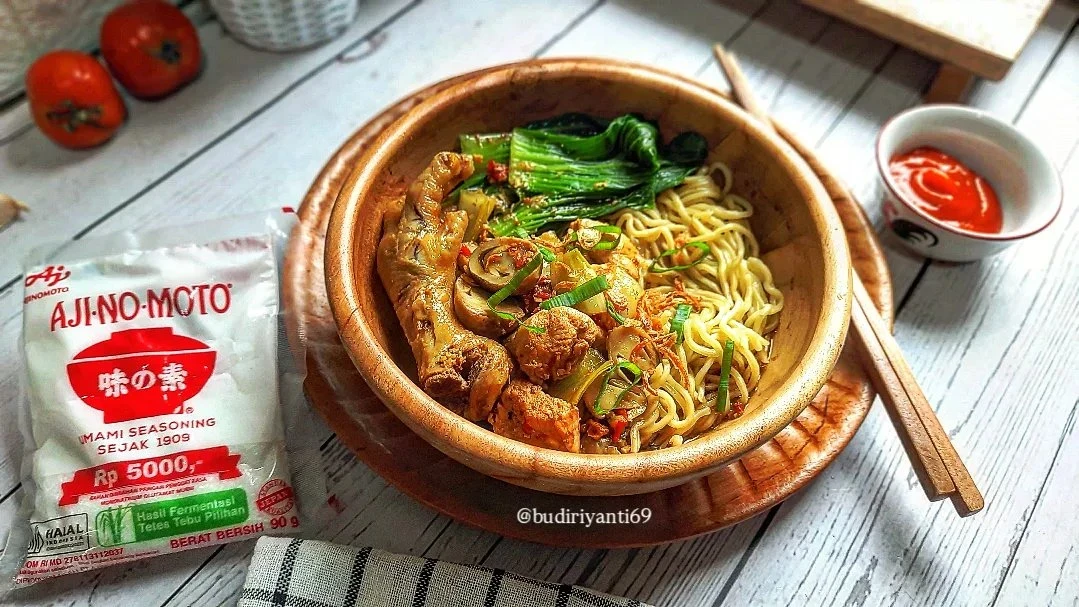 Mie Ayam Ceker Jamur Bumbu Rica-Rica