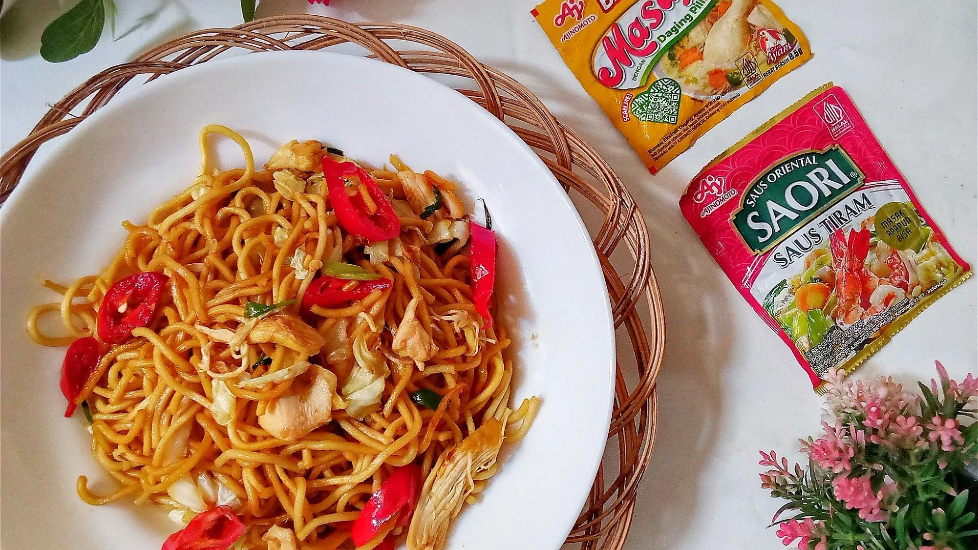 Mie goreng ayam ala saori