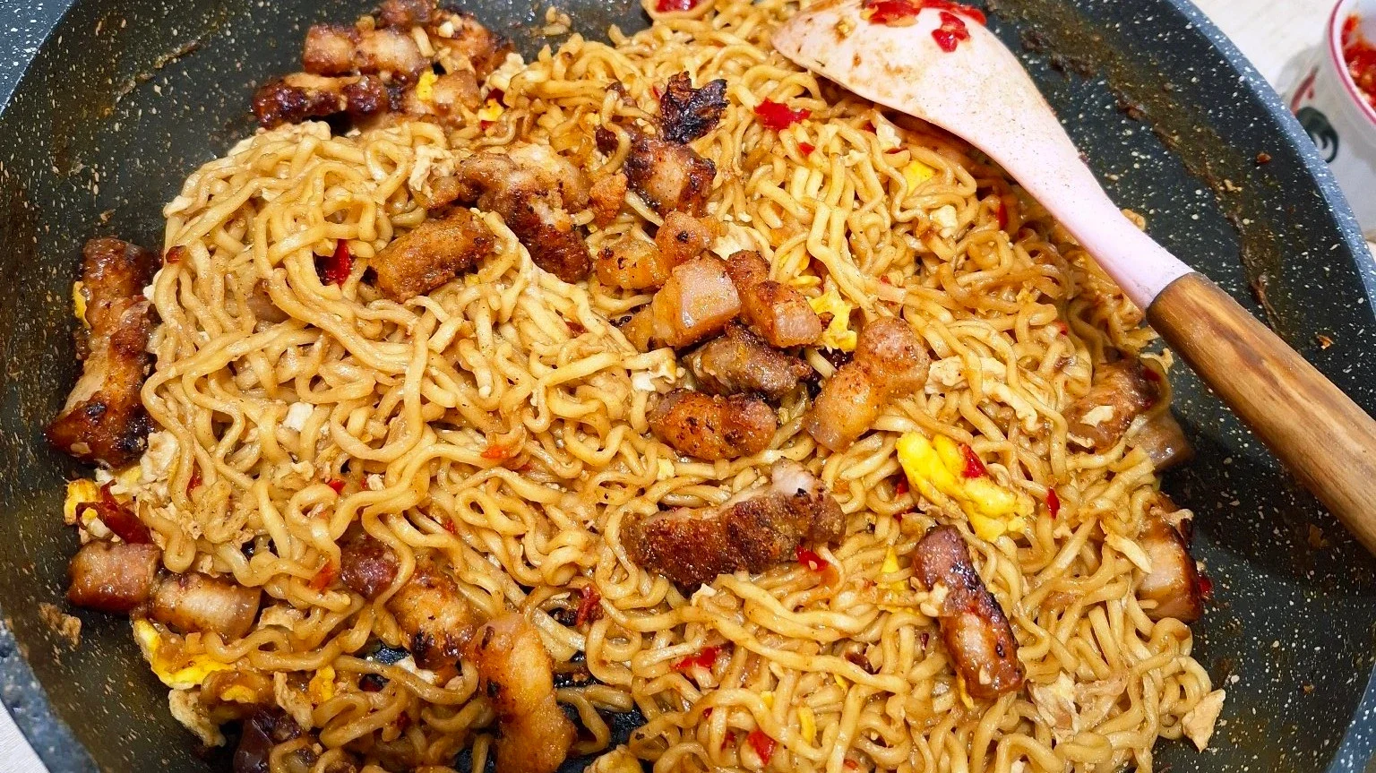 Mie Goreng Crispy Meat Belly