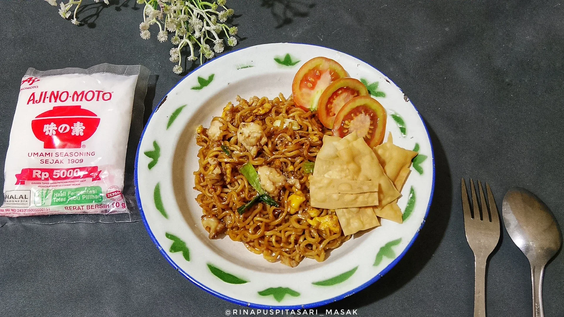 Mie Goreng Kecap Simple ala AJI-NO-MOTO®